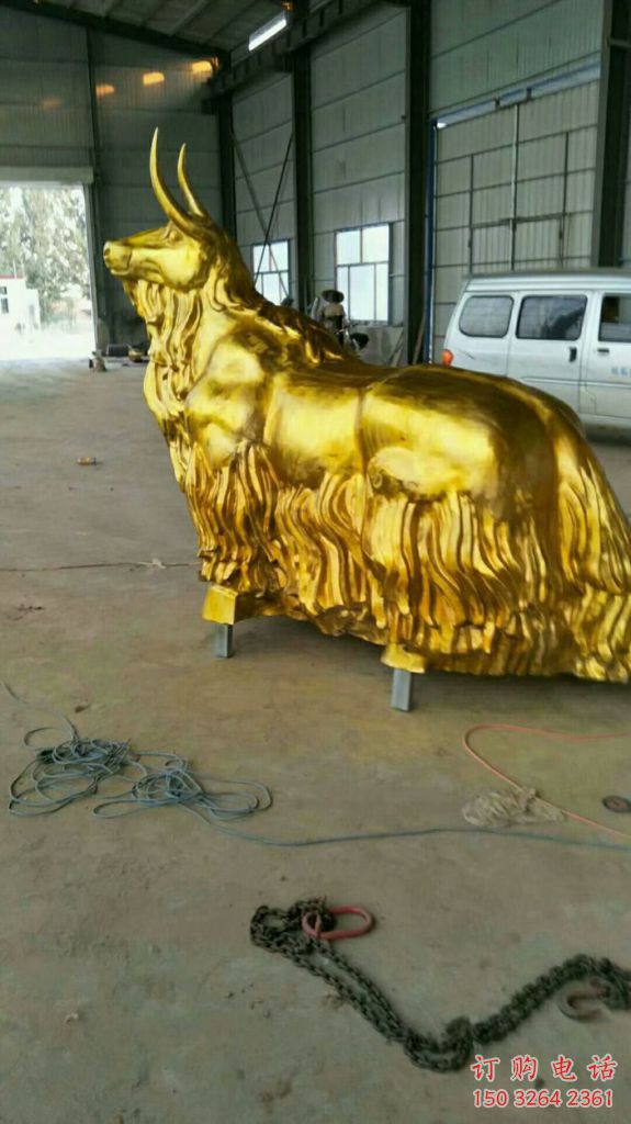 澳牛雕塑厂家 金色澳牛铜雕塑生产制作