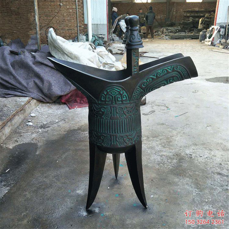 青铜酒樽雕塑厂家 仿古青铜色 古代酒樽铜雕价格 青铜酒樽雕塑厂家 仿古青铜色 古代酒樽铜雕价格