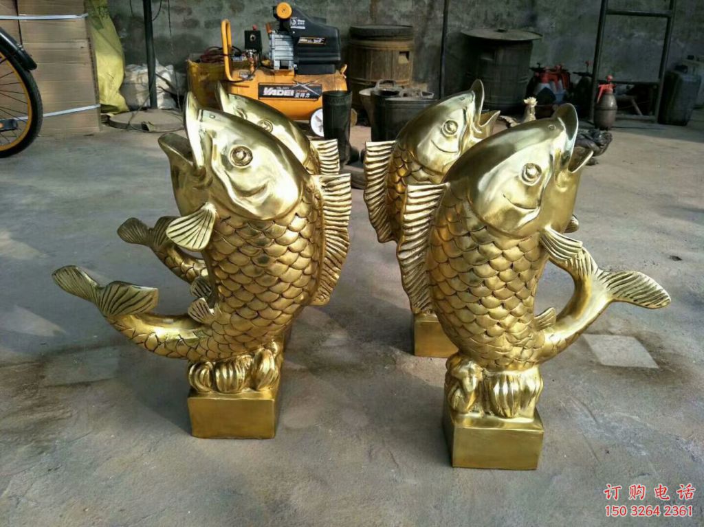 广场金鱼铜雕厂家 青铜动物铜雕