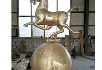 青铜飞燕铜雕厂家 公园动物铜雕