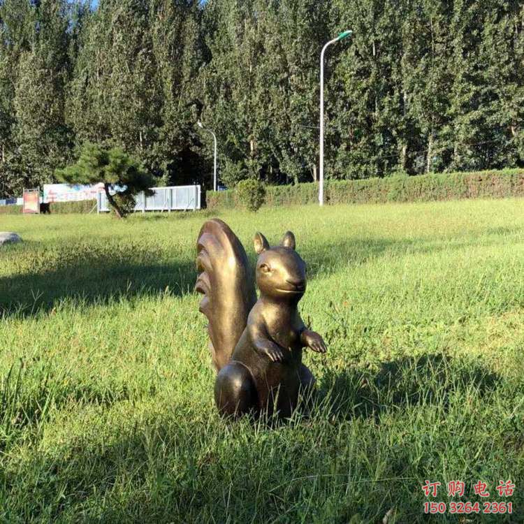 园林松鼠铜雕厂家 青铜动物铜雕