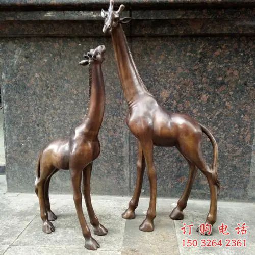 仿古长颈鹿铜雕厂家 彩绘动物铜雕