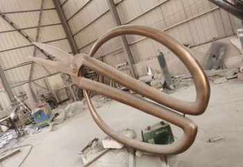 广场剪刀铜雕厂家 青铜工艺品铜雕