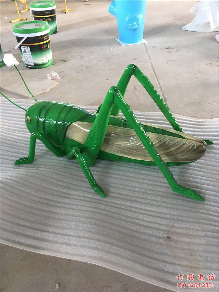 制作大型蝈蝈雕塑 商业街广场雕塑 彩绘摆件 制作大型蝈蝈雕塑 商业街广场雕塑 彩绘摆件