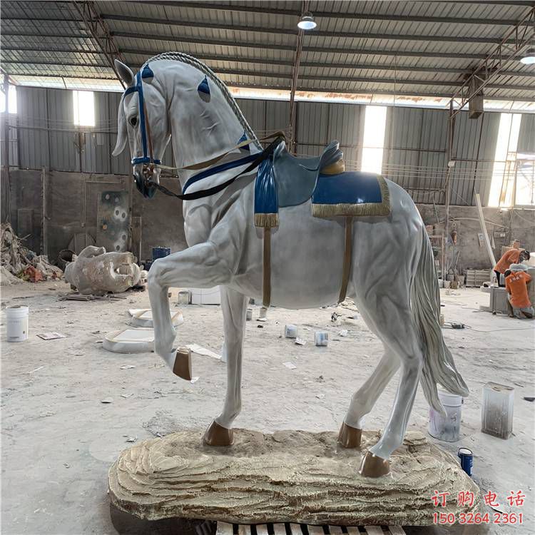 河北酒店战马雕塑,家禽主题,彩绘工艺 河北酒店战马雕塑,家禽主题,彩绘工艺