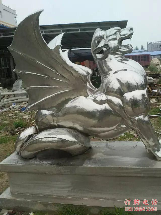 云南广场麒麟雕塑，卡通水景雕塑，抽象效果