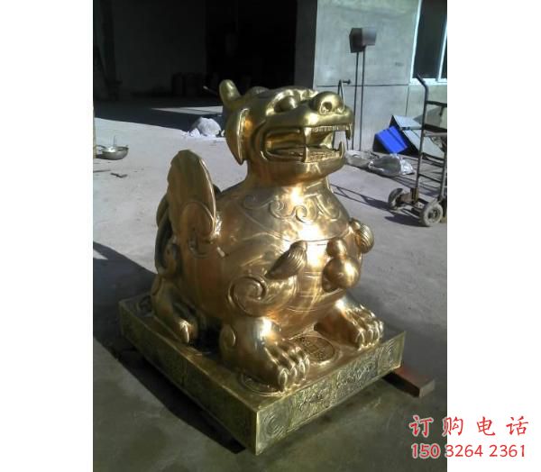 成都景区貔貅雕塑，镀金欧式雕塑，铁艺材质