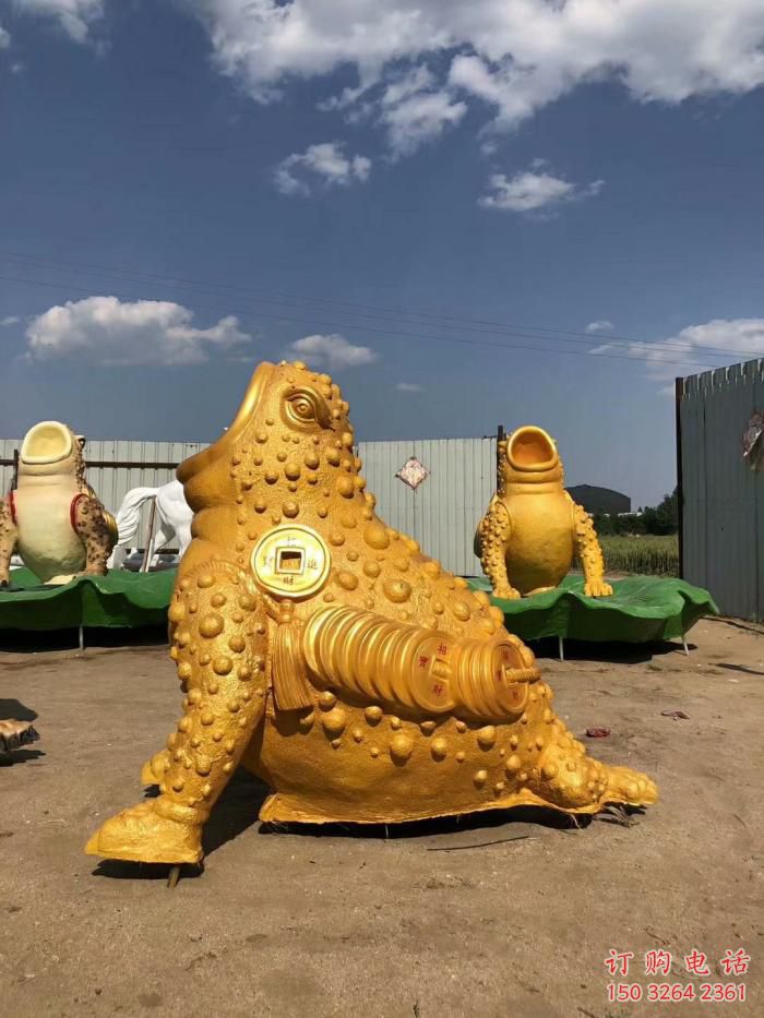 创意金蟾雕塑厂家 步行街店门口雕塑 动物小品 创意金蟾雕塑厂家 步行街店门口雕塑 动物小品