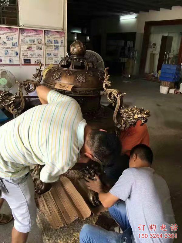 制作中博山炉铜雕塑 制作中博山炉铜雕塑
