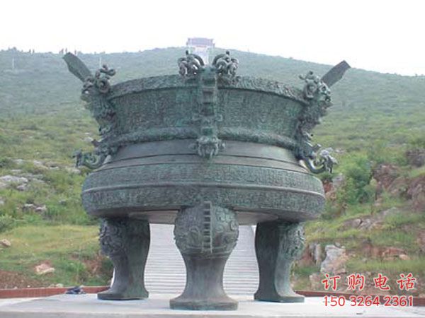 仿古艺术宣德三足炉雕塑 仿古艺术宣德三足炉雕塑