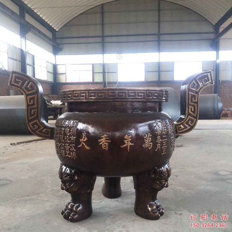 古铜色三足炉雕塑 古铜色三足炉雕塑