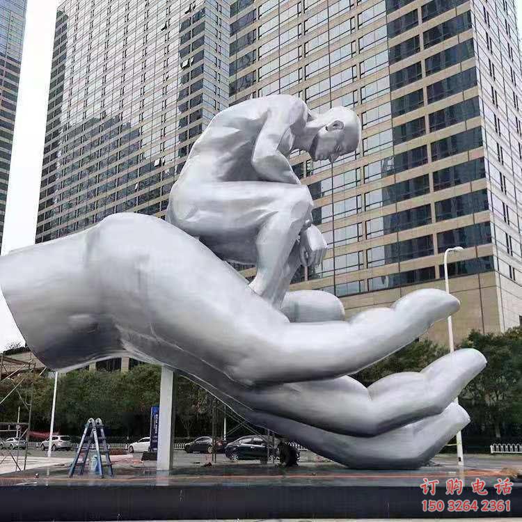 贺州沉思者雕塑,景观雕塑,手托人物雕塑厂家提供 贺州沉思者雕塑,景观雕塑,手托人物雕塑厂家提供