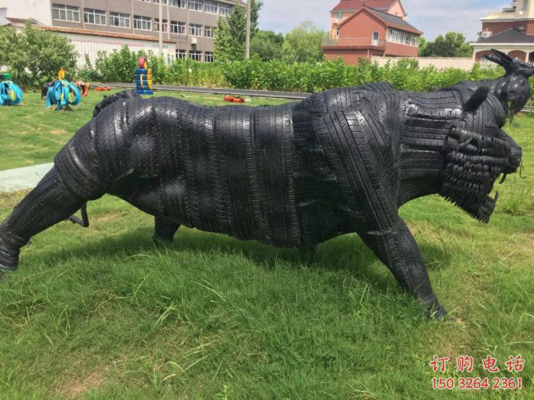 黄南轮胎牛雕塑承接，锻造工艺，仿铜轮胎牛雕塑订做