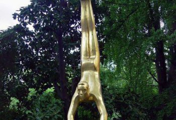 广西体操运动员铜雕制作完工